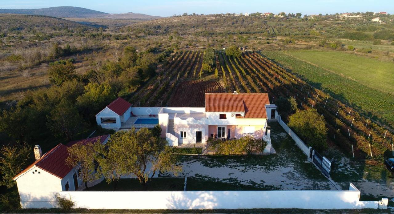 Holiday Home Donji Lepuri Lisicici Extérieur photo