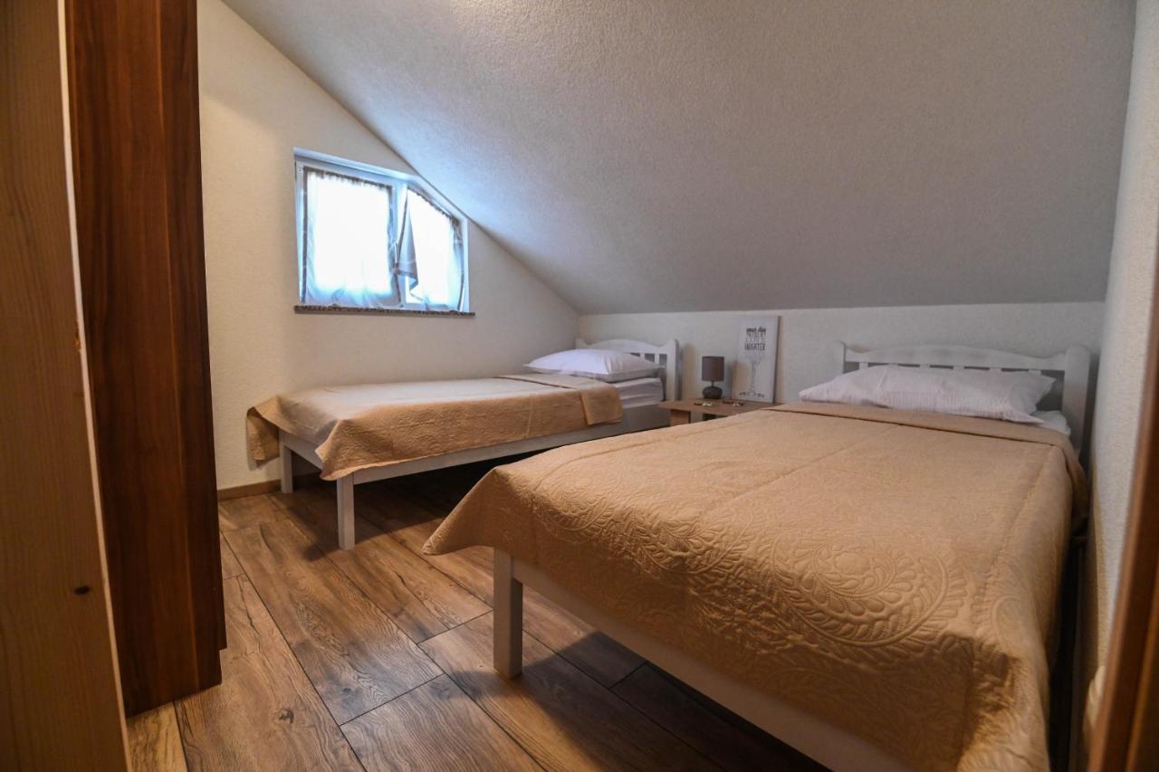 Holiday Home Donji Lepuri Lisicici Extérieur photo
