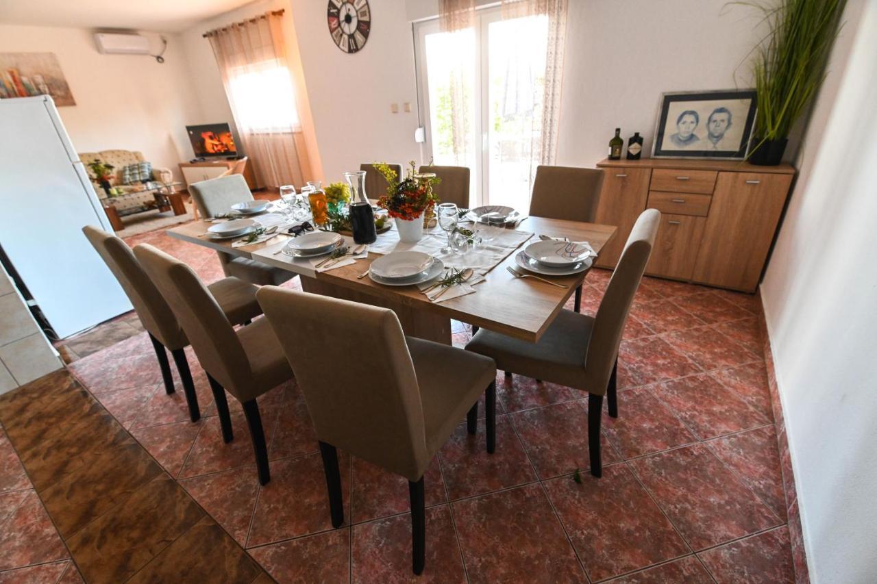 Holiday Home Donji Lepuri Lisicici Extérieur photo