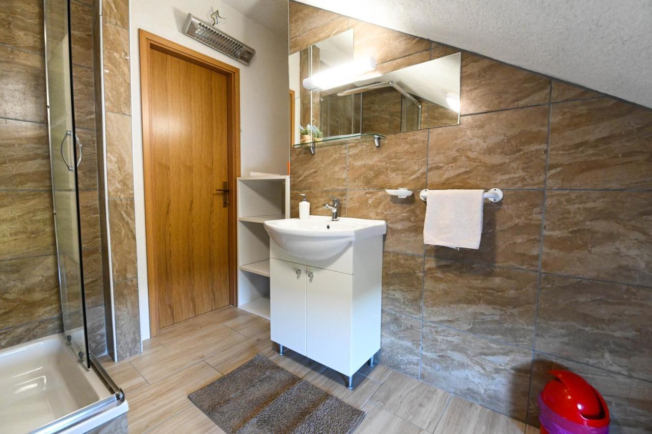 Holiday Home Donji Lepuri Lisicici Extérieur photo