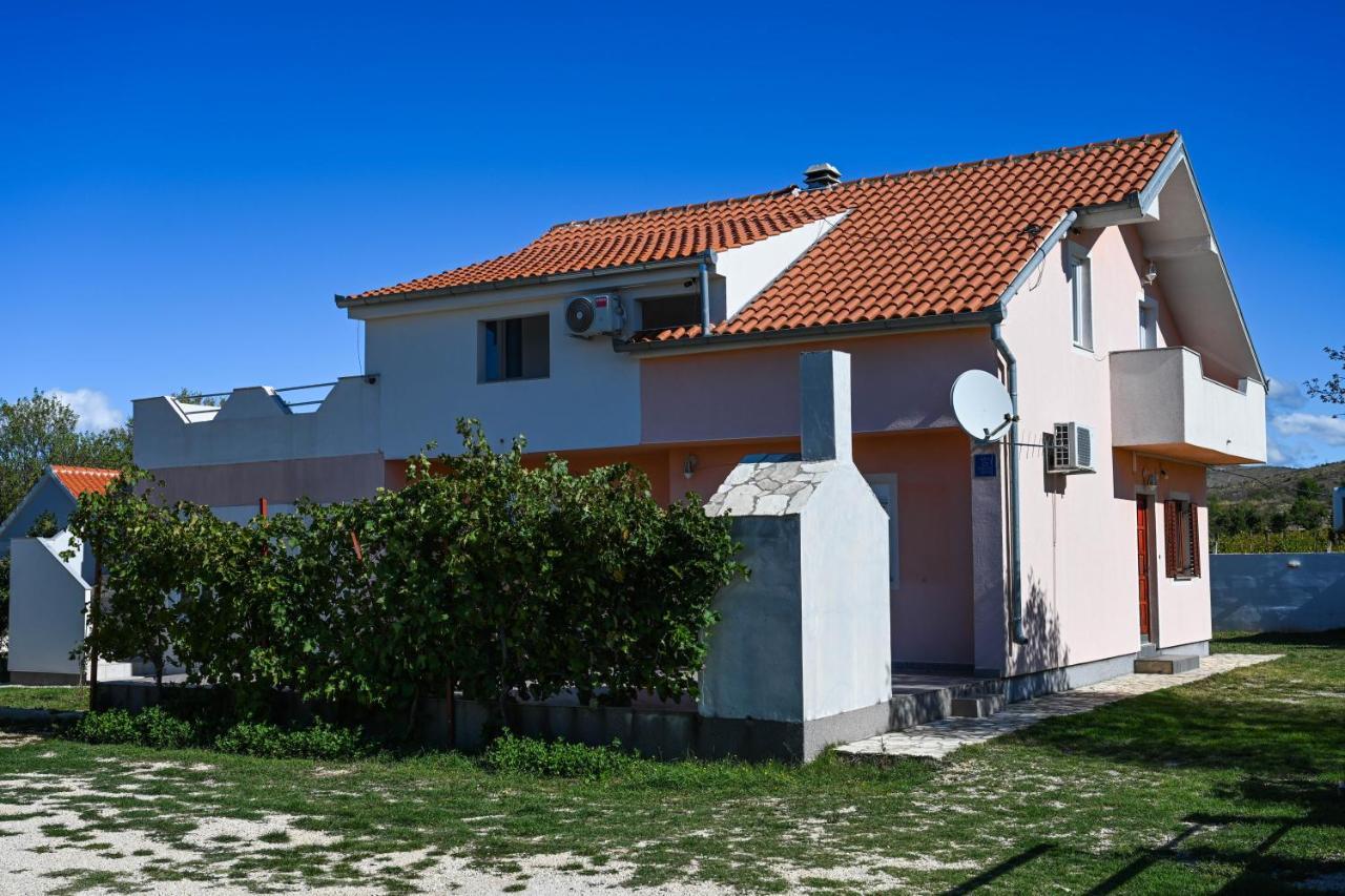 Holiday Home Donji Lepuri Lisicici Extérieur photo