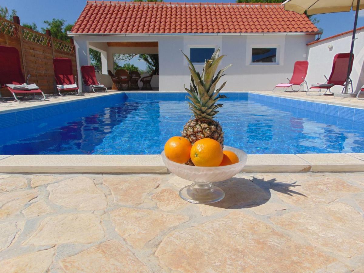 Holiday Home Donji Lepuri Lisicici Extérieur photo